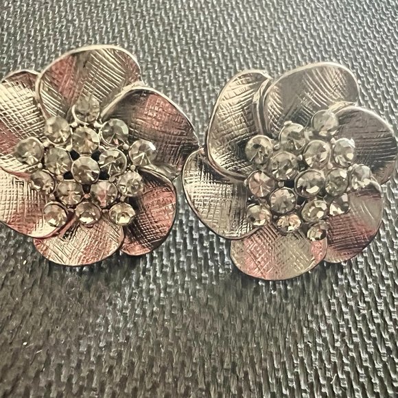 Black Silver Toned Floral Earrings with Dark Crystal Beads - Picture 2 of 3